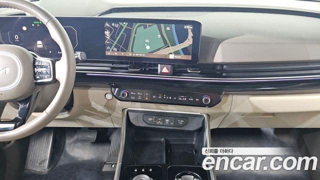 Kia Carnival 2024 — Şəkil 8/21