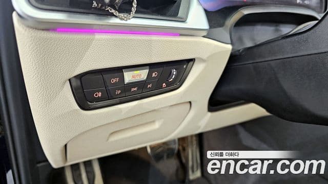 BMW 3 Series 2020 — ფოტო 15/20