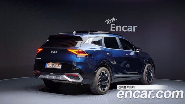 Kia Sportage 2022 — ფოტო 2/20