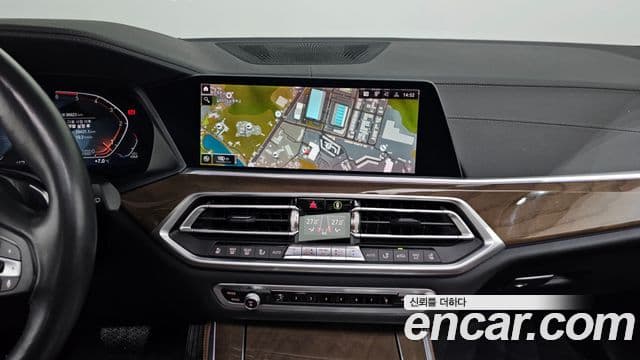 BMW X5 2020 — ფოტო 14/20