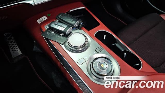 Genesis GV70 2022 — Şəkil 9/20