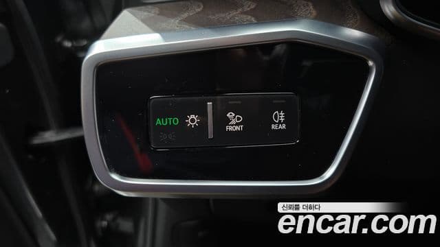 Audi A6 2021 — ფოტო 17/20