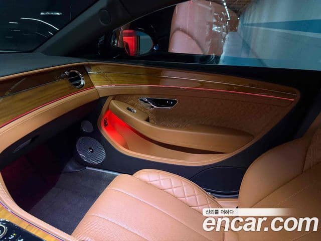 Bentley Continental GT 2020 — Şəkil 10/14