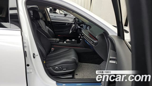 Genesis Electrified G80 2024 — фото 11 из 20