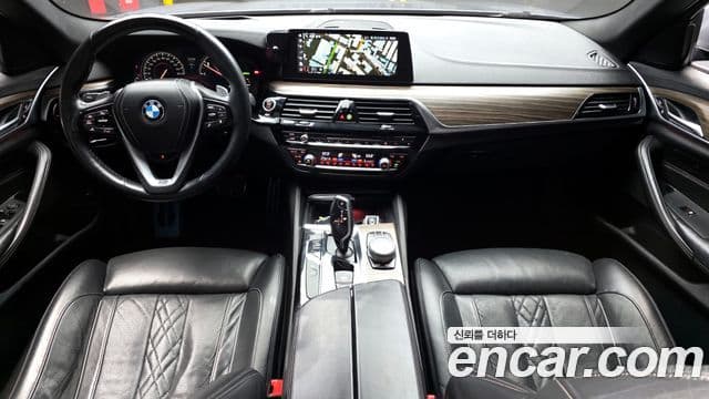 BMW 5 Series 2018 — ფოტო 4/20