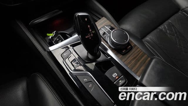 BMW 5 Series 2018 — ფოტო 3/20