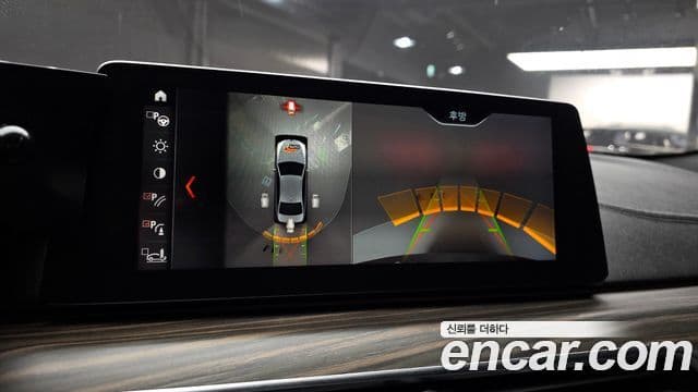 BMW 5 Series 2018 — ფოტო 20/20