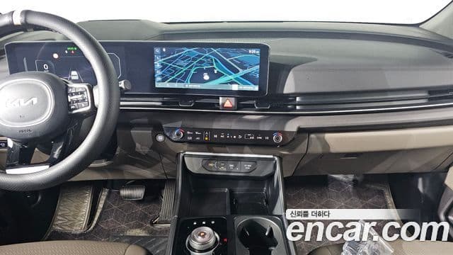 Kia Carnival 2024 — ფოტო 13/20
