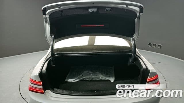 Genesis G80 2023 — Şəkil 12/20