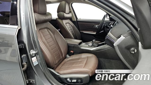 BMW 3 Series 2019 — ფოტო 8/20