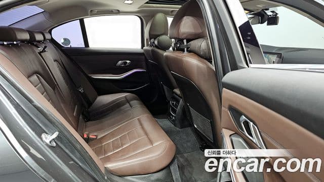 BMW 3 Series 2019 — ფოტო 10/20