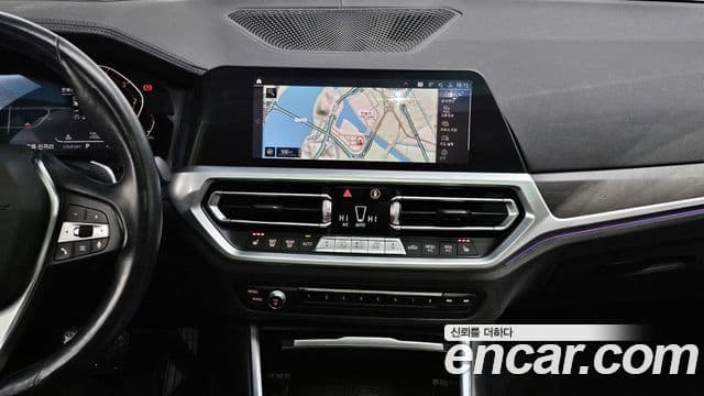 BMW 3 Series 2019 — ფოტო 15/20