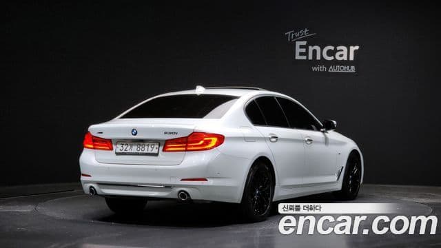 BMW 5 Series 2018 — ფოტო 2/20