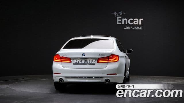 BMW 5 Series 2018 — ფოტო 4/20