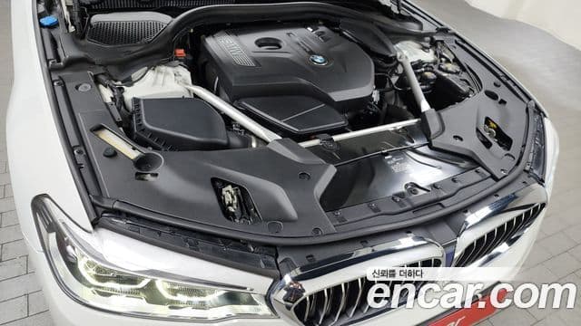 BMW 5 Series 2018 — ფოტო 6/20