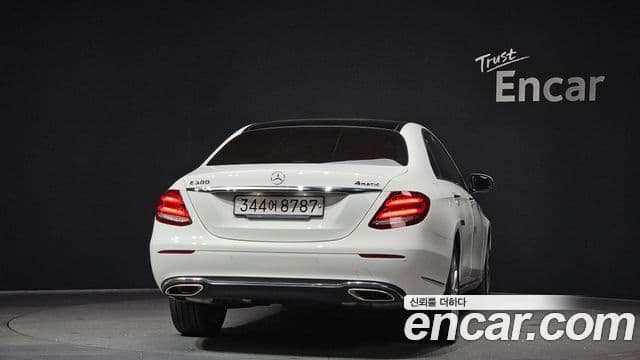 Mercedes-Benz E-Class 2019 — ფოტო 4/20