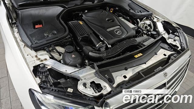 Mercedes-Benz E-Class 2019 — ფოტო 6/20