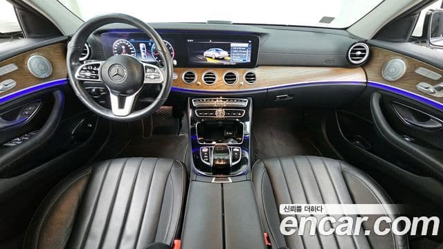 Mercedes-Benz E-Class 2019 — ფოტო 7/20