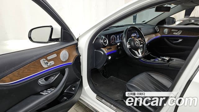 Mercedes-Benz E-Class 2019 — ფოტო 10/20