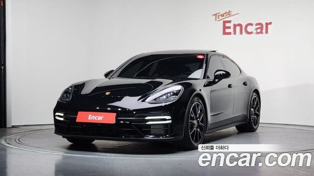 Porsche Panamera 2021 — ფოტო 1/20