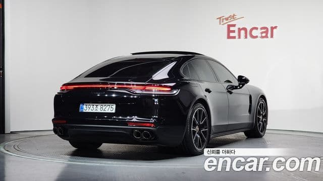 Porsche Panamera 2021 — ფოტო 2/20