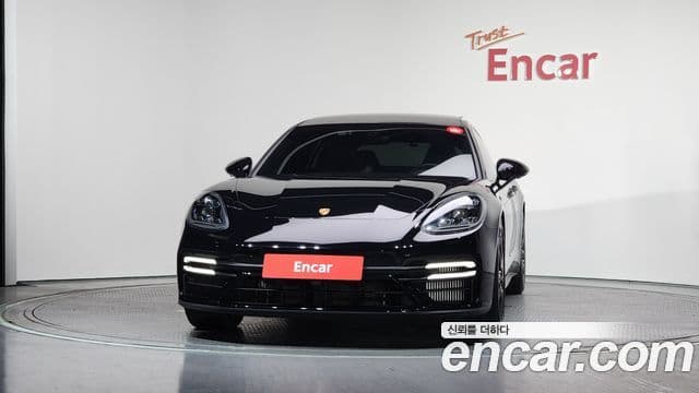 Porsche Panamera 2021 — ფოტო 3/20