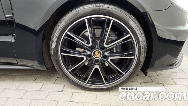 Porsche Panamera 2021 — ფოტო 5/20