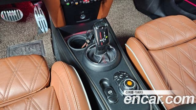 Mini Cooper SD Countryman 2020 — ფოტო 8/20
