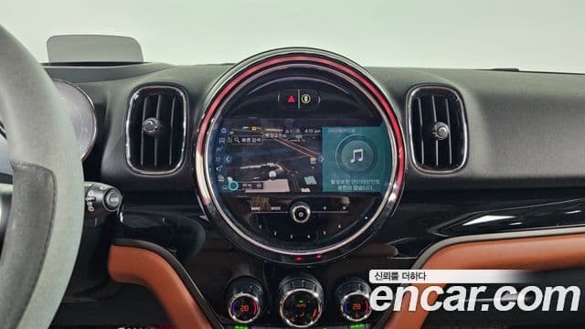 Mini Cooper SD Countryman 2020 — ფოტო 14/20