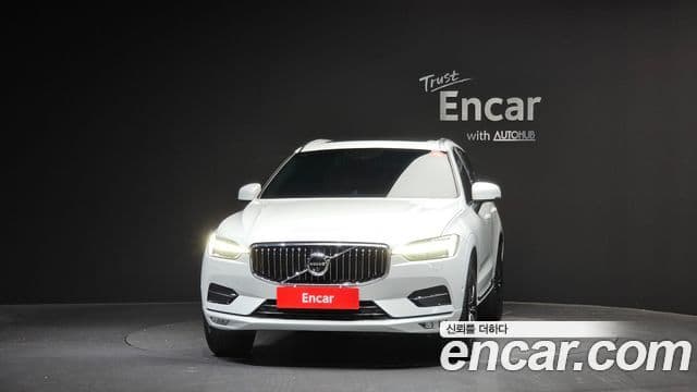 Volvo XC60 2021 — ფოტო 3/20