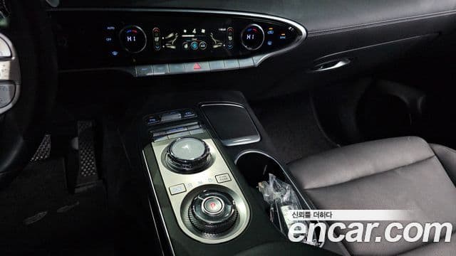 Genesis GV70 2021 — ფოტო 7/20