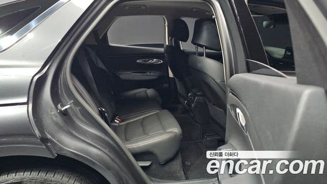 Genesis GV70 2021 — ფოტო 11/20