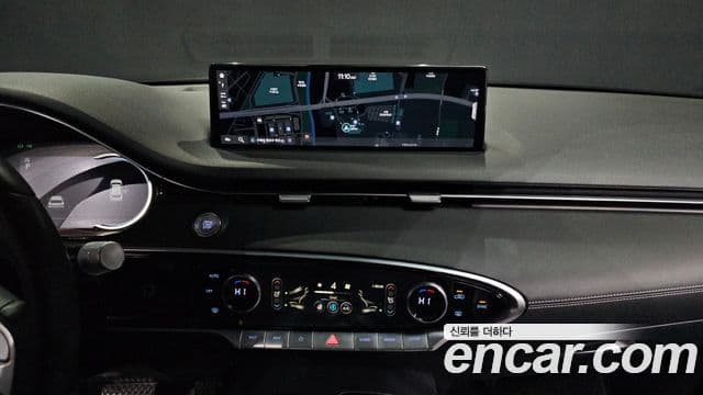 Genesis GV70 2021 — ფოტო 13/20