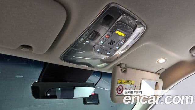 Genesis GV70 2021 — ფოტო 17/20