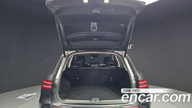 Genesis GV70 2021 — ფოტო 19/20