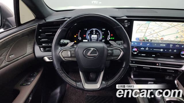 Lexus RX350h 2023 — Photo 8/20