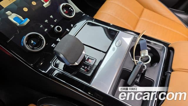 Land Rover Range Rover Velar 2022 — Фото 9/20
