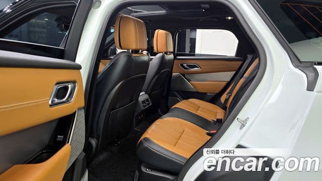 Land Rover Range Rover Velar 2022 — Фото 12/20