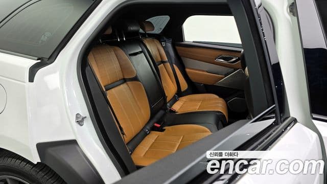 Land Rover Range Rover Velar 2022 — Фото 13/20