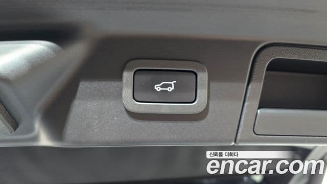 Land Rover Range Rover Velar 2022 — Фото 20/20