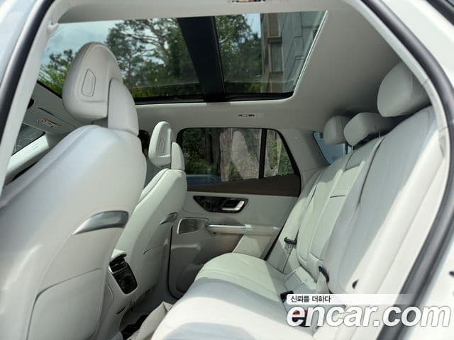 Mercedes-Benz EQE SUV 2024 — ფოტო 16/17