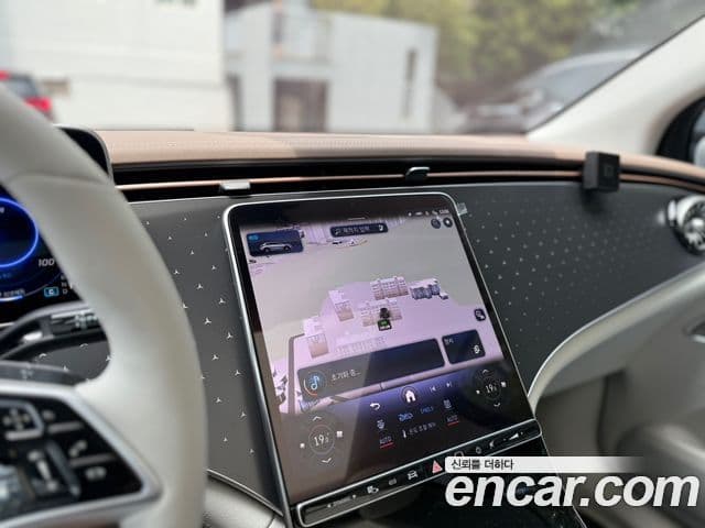 Mercedes-Benz EQE SUV 2024 — ფოტო 2/17