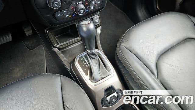 Jeep Renegade 2019 — ფოტო 9/20