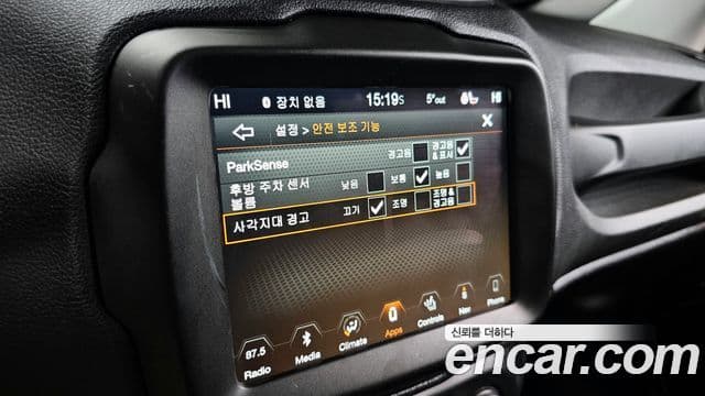 Jeep Renegade 2019 — ფოტო 15/20