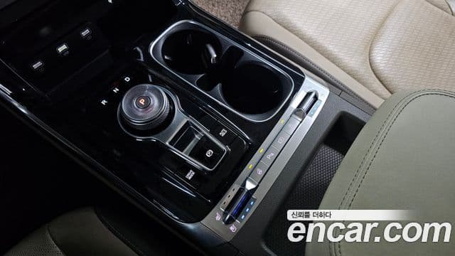 Kia Carnival 2021 — ფოტო 9/20