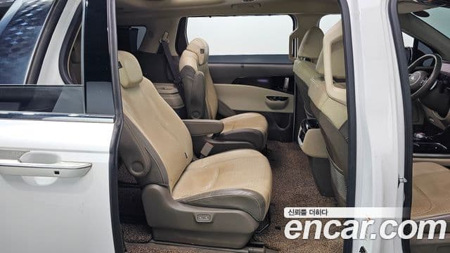 Kia Carnival 2021 — ფოტო 11/20