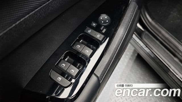 Kia Sportage 2021 — ფოტო 16/20