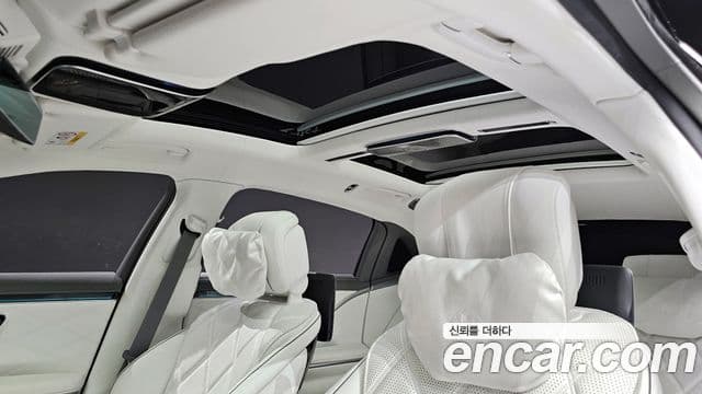 Mercedes-Benz S-Class 2022 — ფოტო 18/20