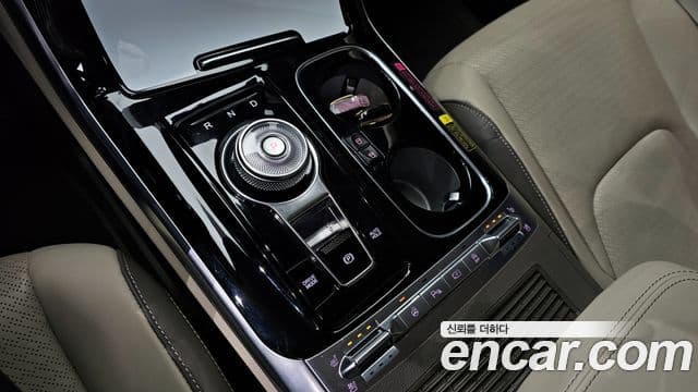 Kia Carnival 2023 — Şəkil 9/20