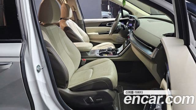 Kia Carnival 2023 — Şəkil 10/20